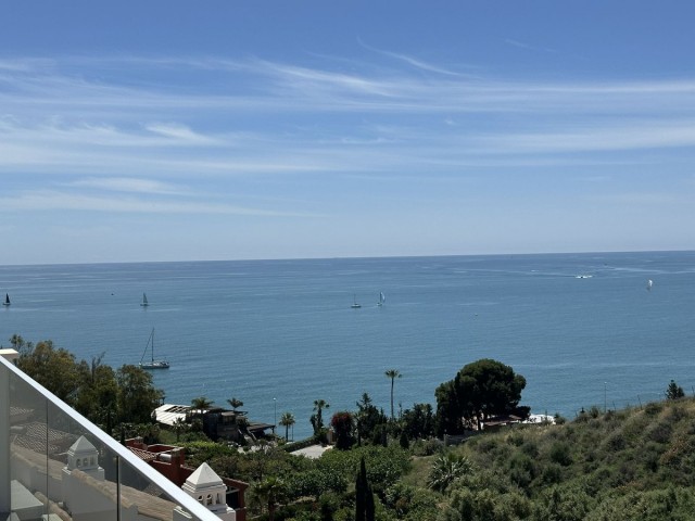 4 Soveroms Rekkehus i Torrequebrada