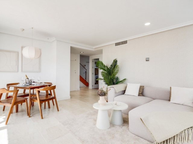 Apartamento con 2 Dormitorios  en Estepona