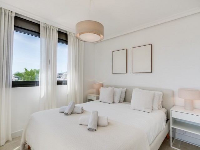 Apartamento con 2 Dormitorios  en Estepona