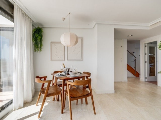 Apartamento con 2 Dormitorios  en Estepona