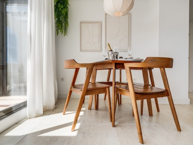 Apartamento con 2 Dormitorios  en Estepona