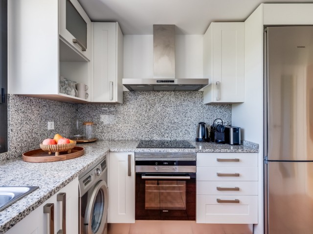 Apartamento con 2 Dormitorios  en Estepona