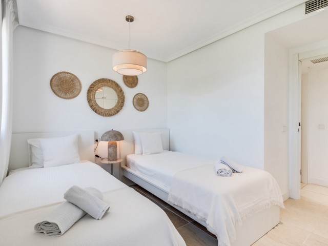 Apartamento con 2 Dormitorios  en Estepona