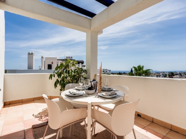 Apartamento con 2 Dormitorios  en Estepona