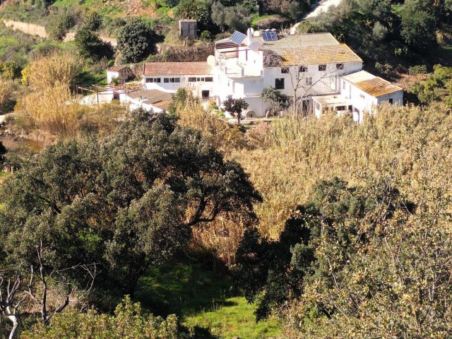 Villa con 4 Dormitorios  en La Mairena