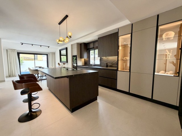 5 Makuuhuoneen Huvila Puerto Banús