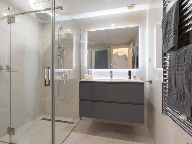 2 Makuuhuoneen Huoneisto Nueva Andalucía