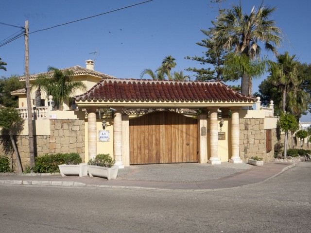 6 Makuuhuoneen Huvila Nueva Andalucía