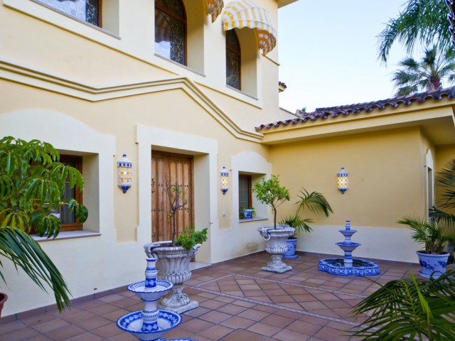 6 Makuuhuoneen Huvila Nueva Andalucía