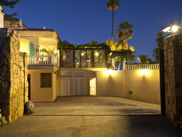 6 Makuuhuoneen Huvila Nueva Andalucía