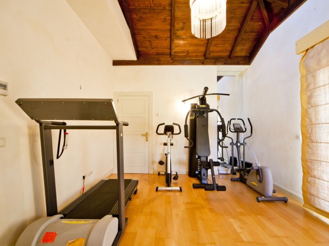 6 Makuuhuoneen Huvila Nueva Andalucía