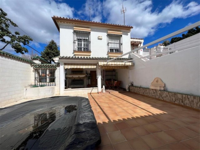 Villa, Nueva Andalucia, R4246420