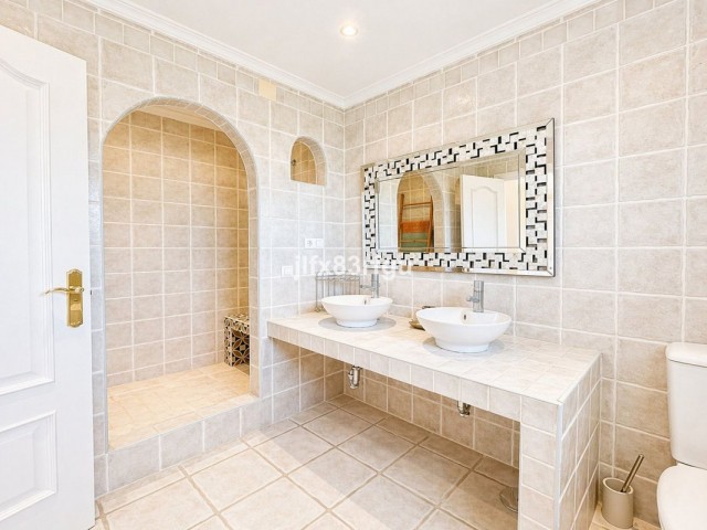 4 Makuuhuoneen Huvila Riviera del Sol