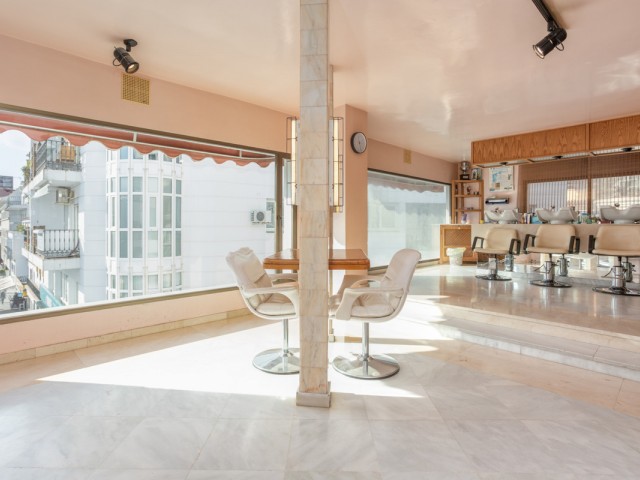 Liikekiinteistö San Pedro de Alcántara