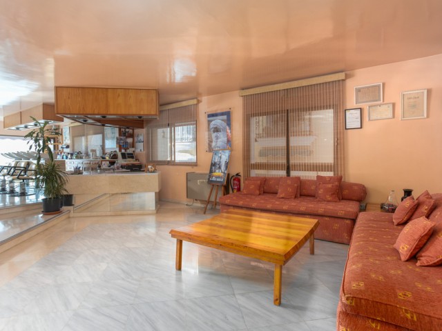 Liikekiinteistö San Pedro de Alcántara