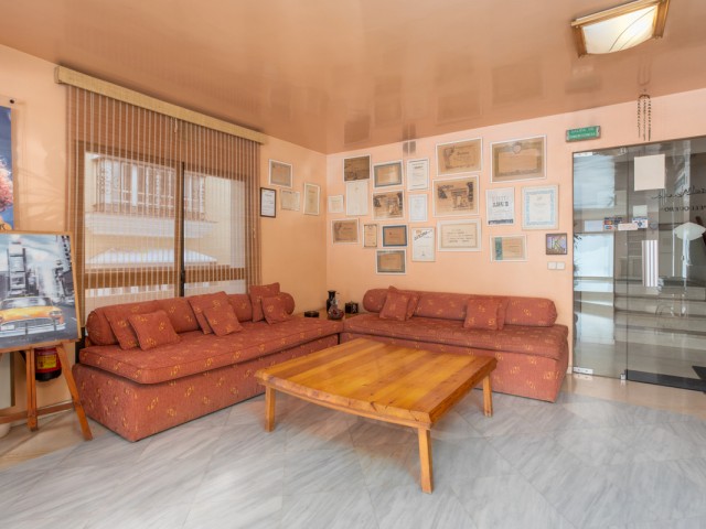 Liikekiinteistö San Pedro de Alcántara