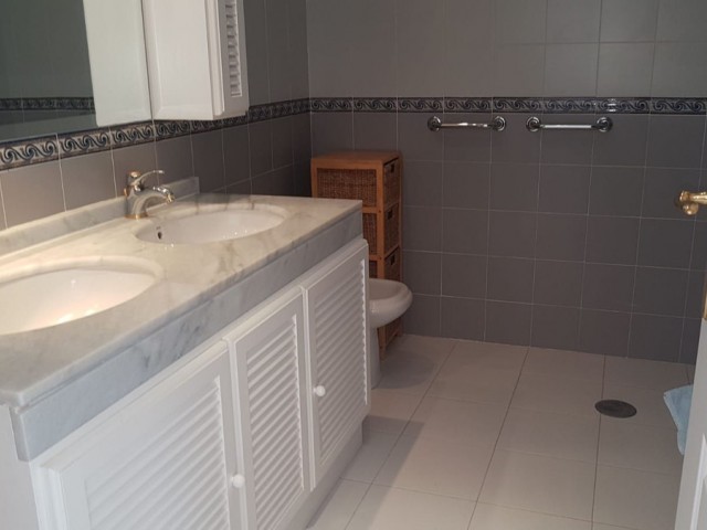 Kattohuoneisto Miraflores