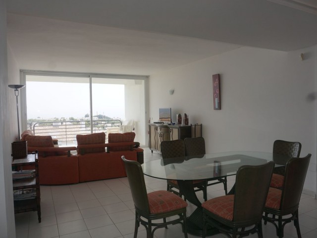 Kattohuoneisto Miraflores