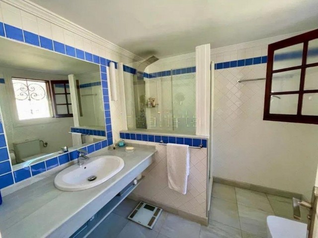 3 Bedrooms Townhouse in Guadalmina Baja