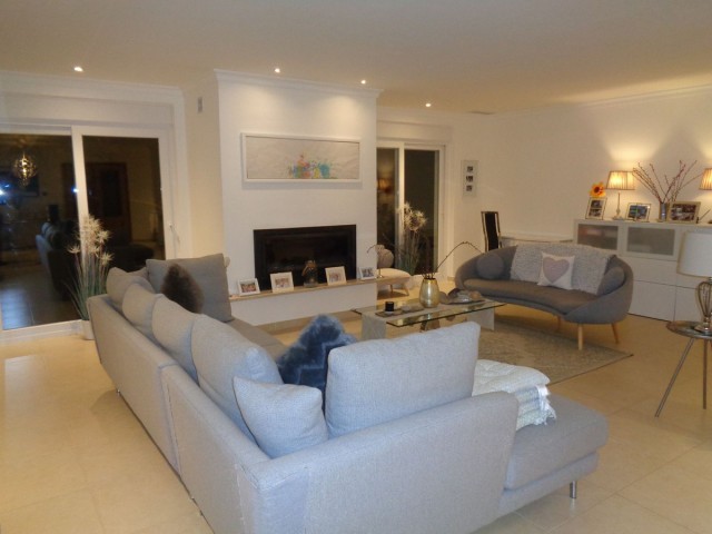 4 Makuuhuoneen Huvila Alhaurín de la Torre