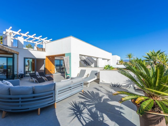 Kattohuoneisto Casares Playa