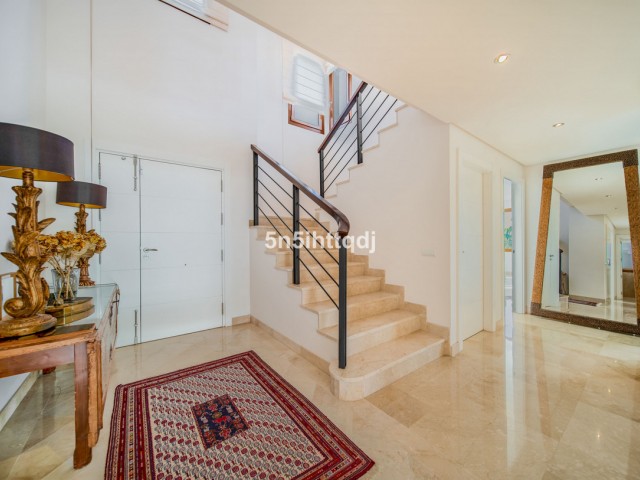 5 Makuuhuoneen Huvila Benahavís