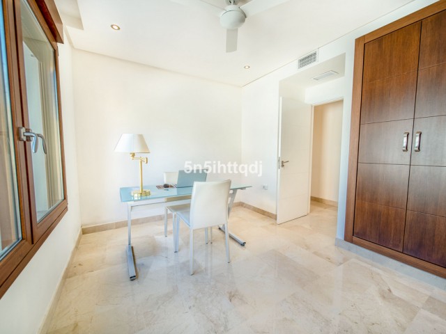 5 Makuuhuoneen Huvila Benahavís