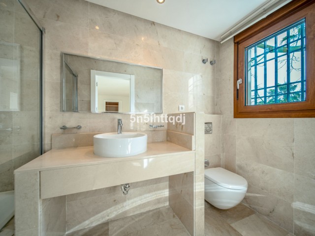 5 Makuuhuoneen Huvila Benahavís