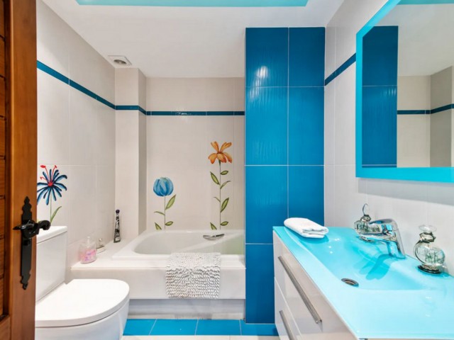 6 Makuuhuoneen Huvila Estepona