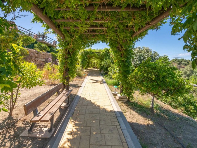 6 Makuuhuoneen Huvila Estepona