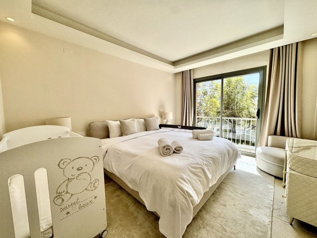 3 Makuuhuoneen Huoneisto Los Flamingos