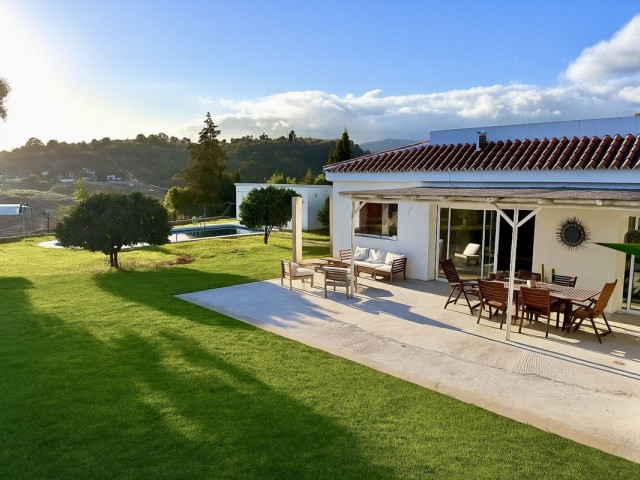 Huvila Estepona - R5362492