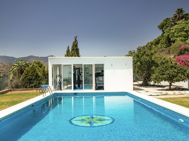 3 Makuuhuoneen Huvila Estepona