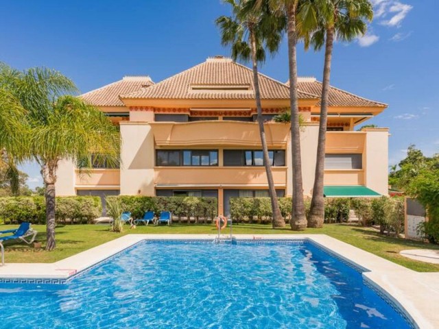 3 Bedrooms Apartment in Nueva Andalucía