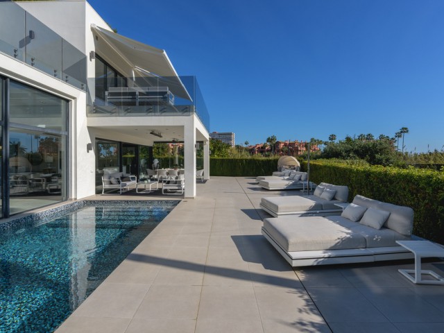 Villa avec 4 Chambres  à Los Monteros