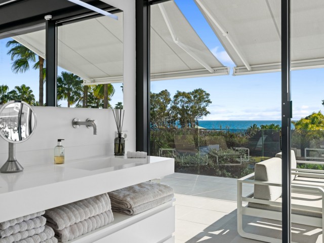 Villa avec 4 Chambres  à Los Monteros
