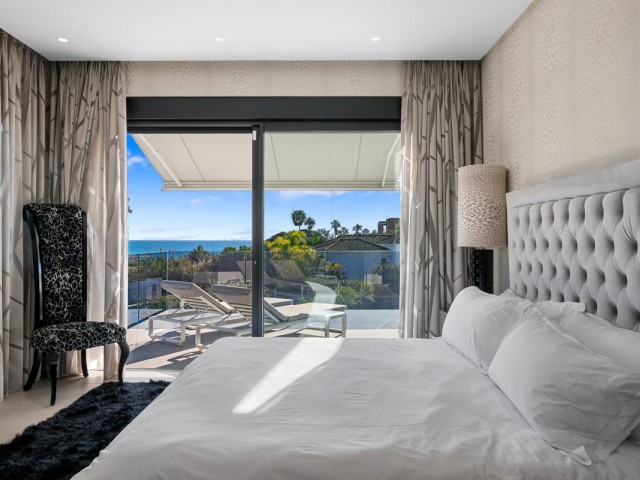 Villa avec 4 Chambres  à Los Monteros