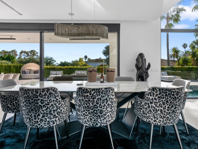 Villa avec 4 Chambres  à Los Monteros