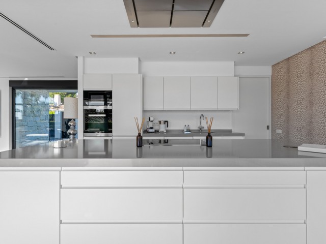 Villa avec 4 Chambres  à Los Monteros
