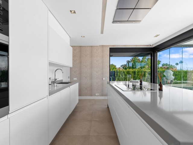 Villa avec 4 Chambres  à Los Monteros