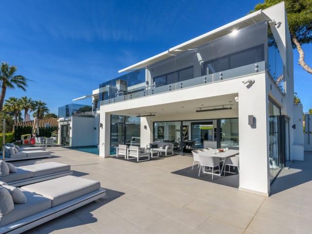 Villa avec 4 Chambres  à Los Monteros