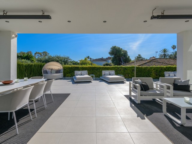 Villa avec 4 Chambres  à Los Monteros