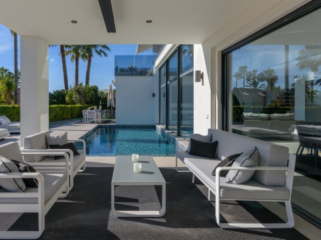 Villa avec 4 Chambres  à Los Monteros