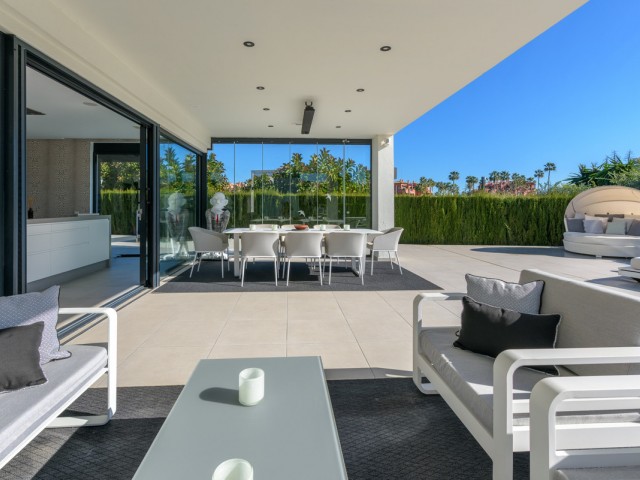 Villa avec 4 Chambres  à Los Monteros