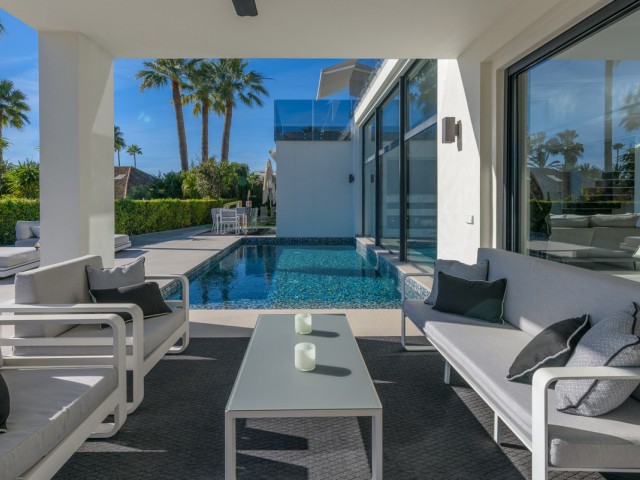 Villa avec 4 Chambres  à Los Monteros