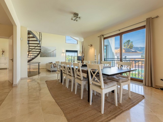 Villa con 5 Dormitorios  en La Cala Golf