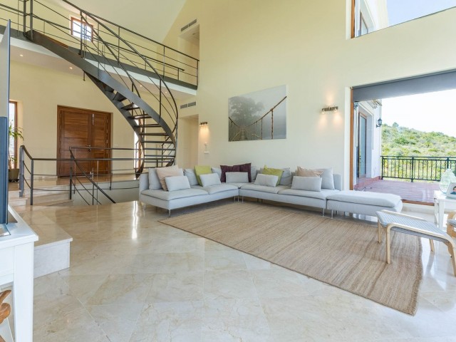 Villa con 5 Dormitorios  en La Cala Golf