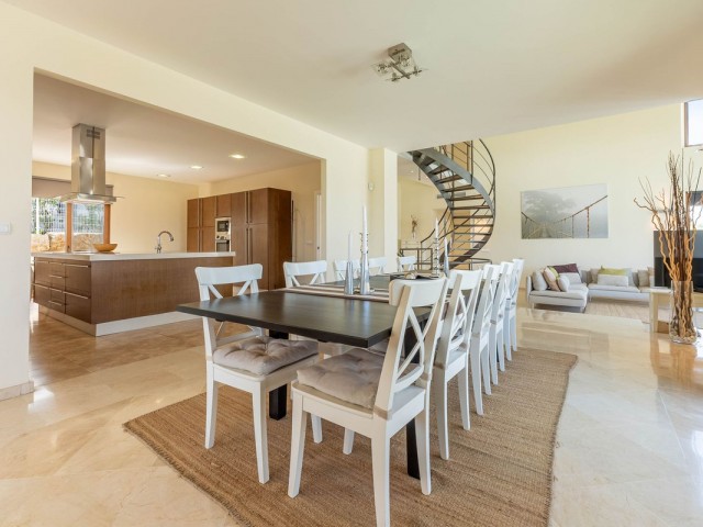 Villa con 5 Dormitorios  en La Cala Golf