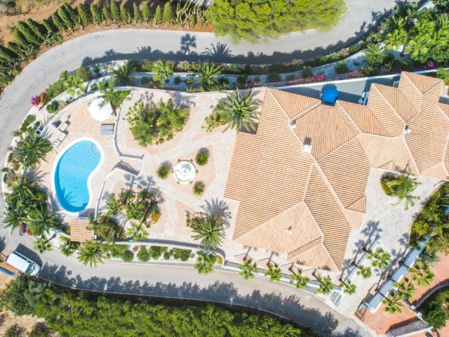 Villa avec 4 Chambres  à Valtocado