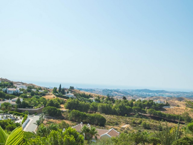 Villa avec 4 Chambres  à Valtocado